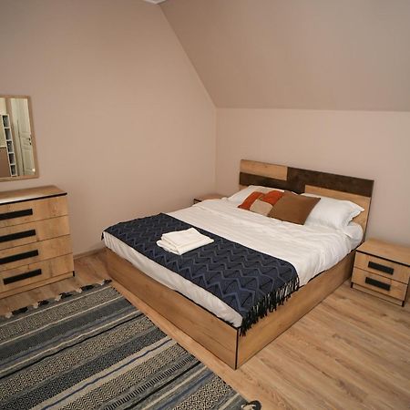 Grandpa House - Studio App.2 Tiranë Luaran gambar